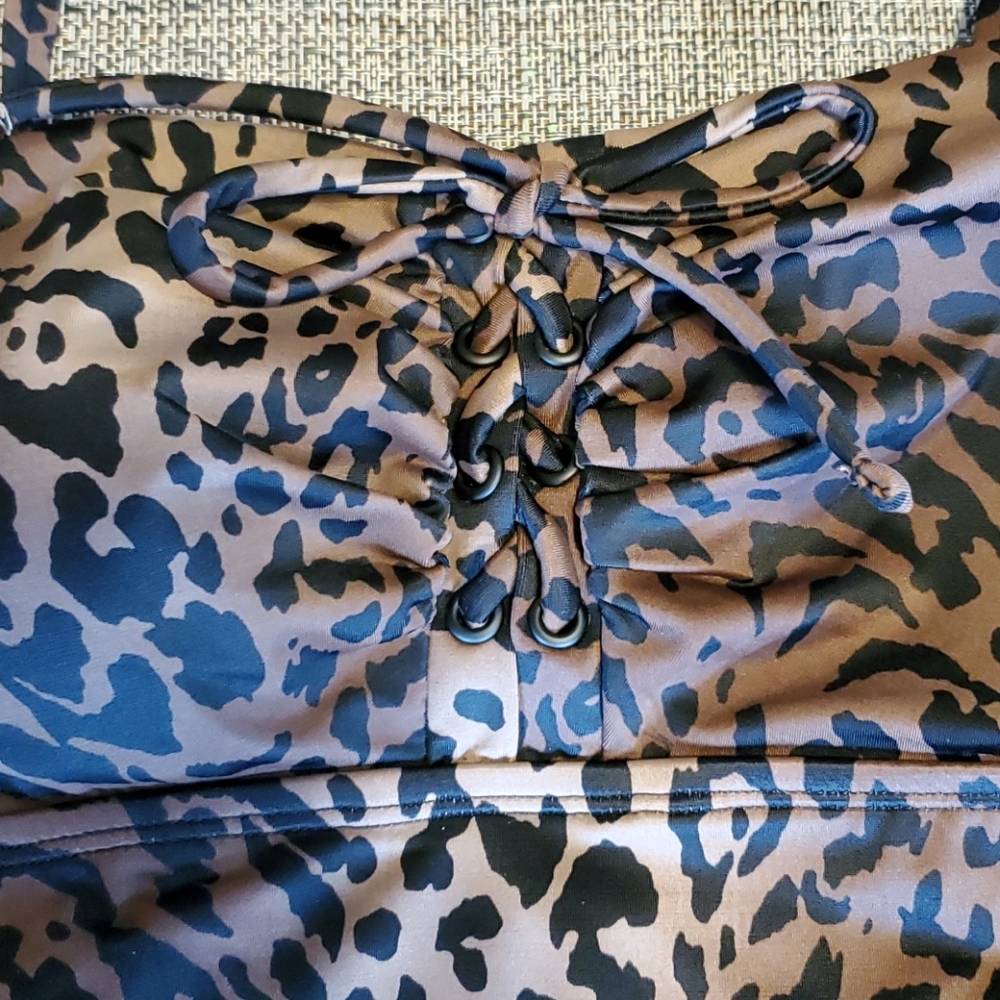 Swimsuit - Picture 4 of 8